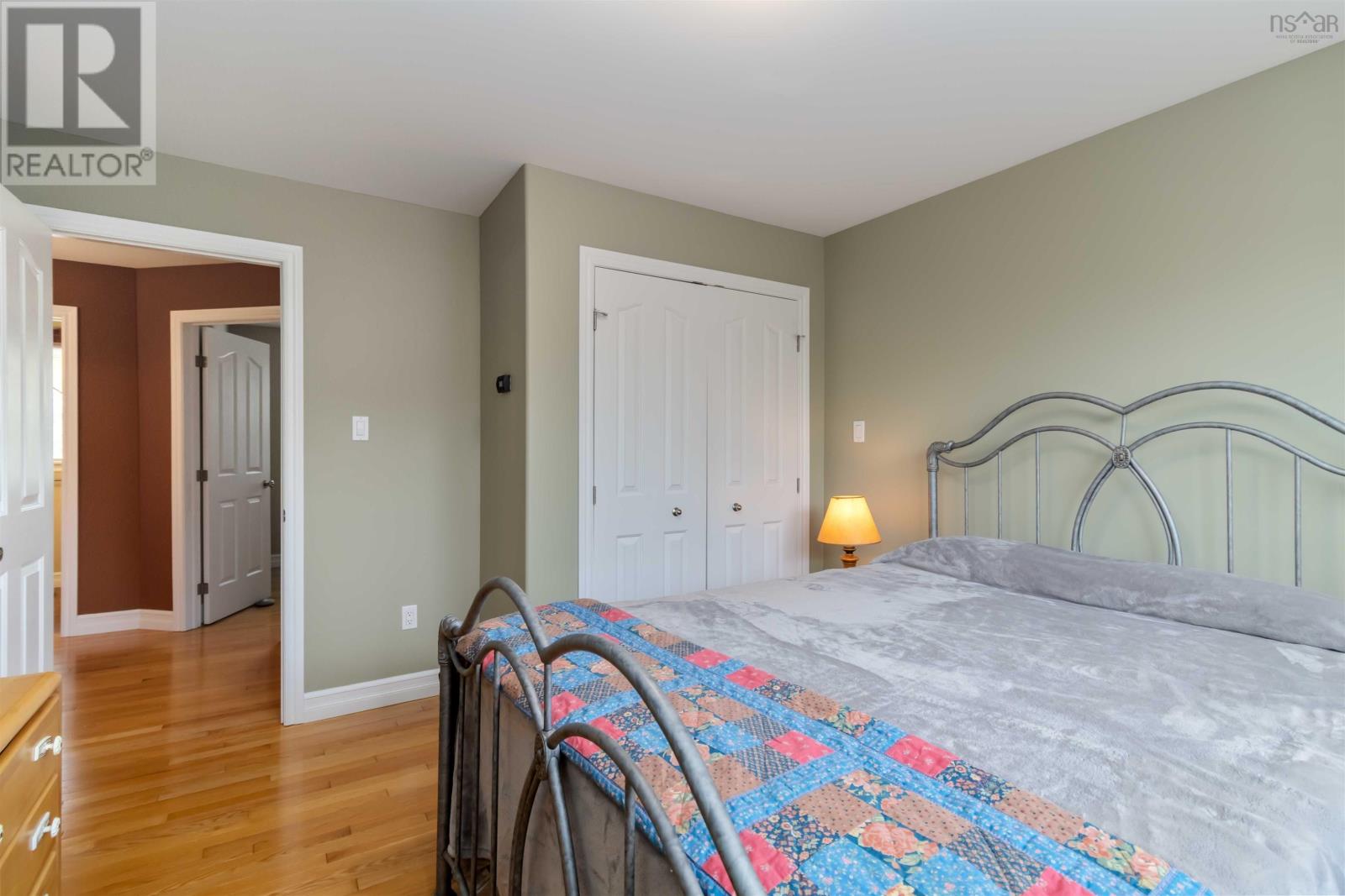 16 Valerie Court - 35