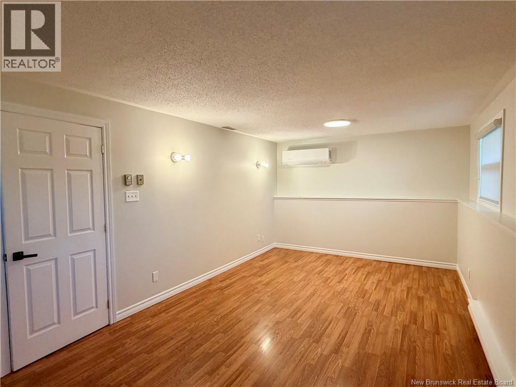 438 McKinnon - 21