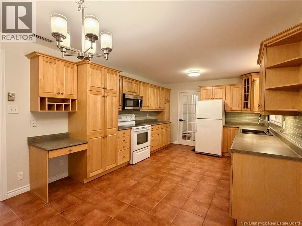 438 McKinnon - 8