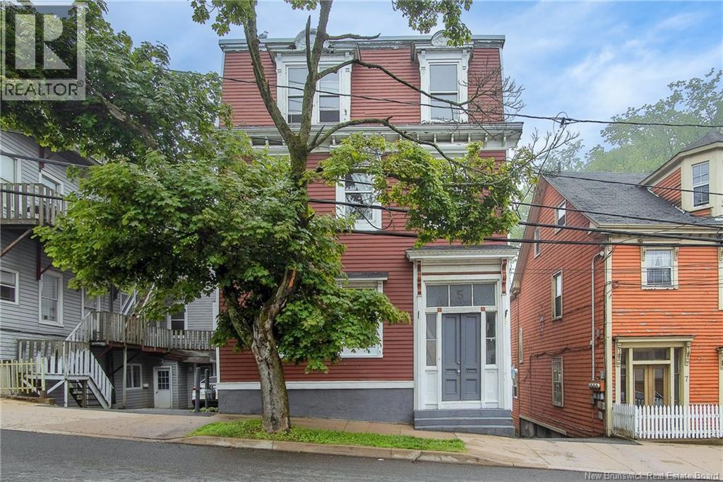 5 Paddock Street - Image 2