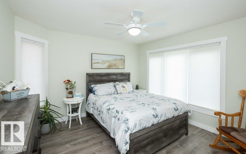 #86 160 Peace River AV - 18
