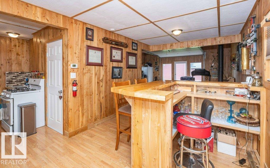 #86 160 Peace River AV - 30