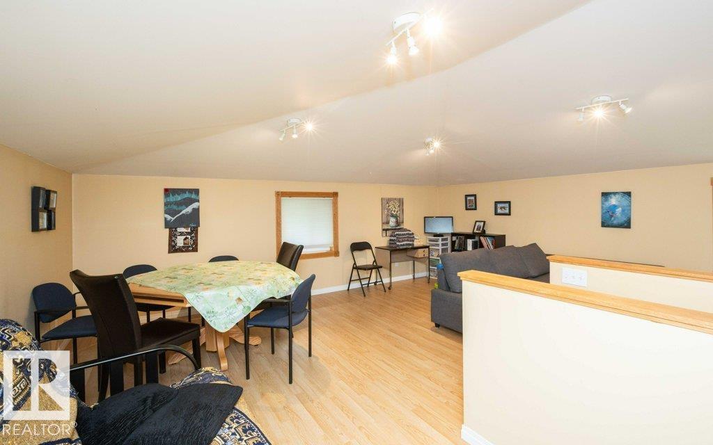 #86 160 Peace River AV - 36