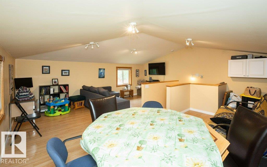 #86 160 Peace River AV - 35
