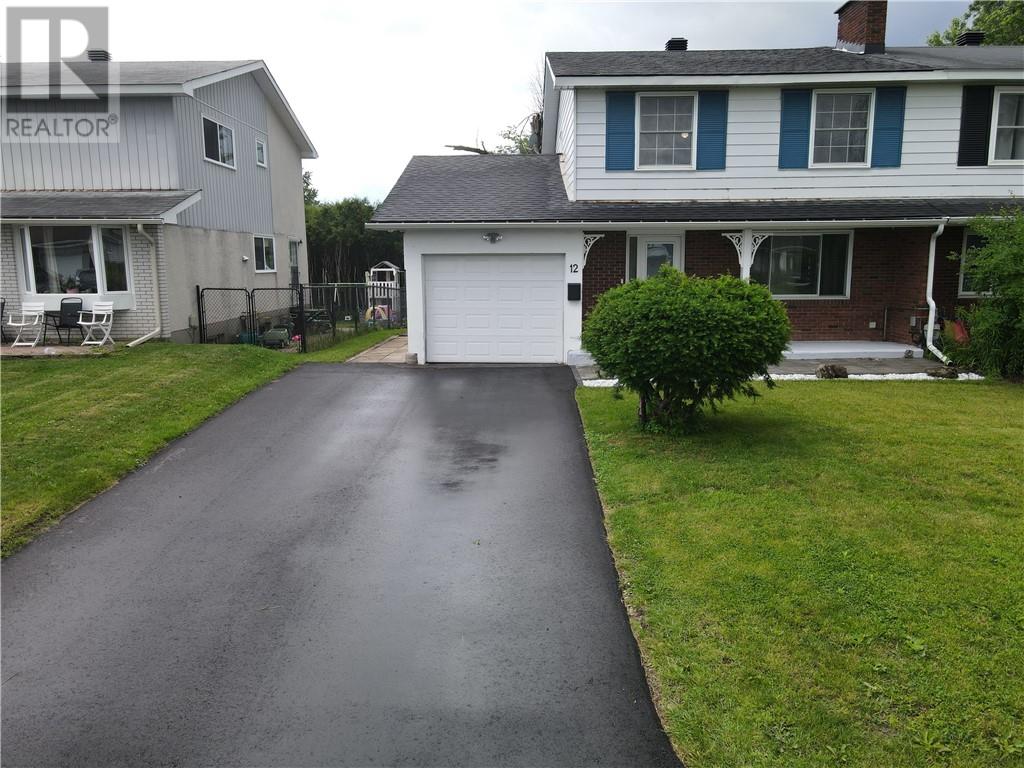 4 Bed, 3 Bath House for Sale in Ottawa – 12 Downsview Crescent, Ottawa