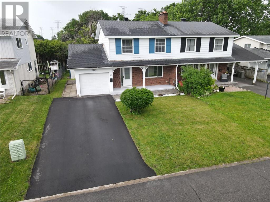 4 Bed, 3 Bath House for Sale in Ottawa – 12 Downsview Crescent, Ottawa - Image 4