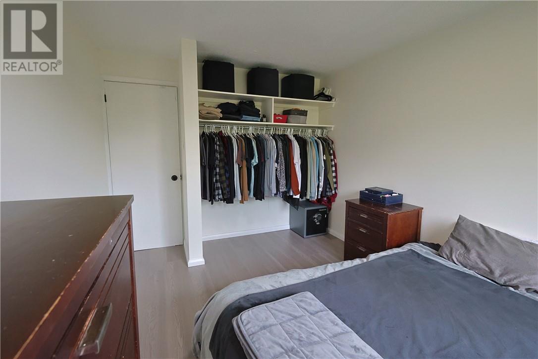 4 Bed, 3 Bath House for Sale in Ottawa – 12 Downsview Crescent, Ottawa - Image 52