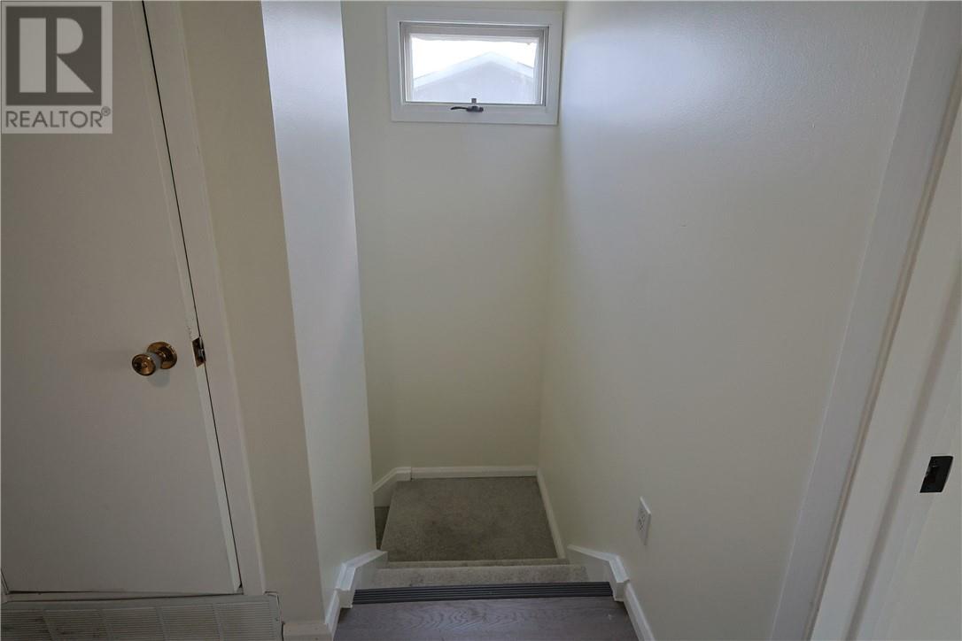4 Bed, 3 Bath House for Sale in Ottawa – 12 Downsview Crescent, Ottawa - Image 70