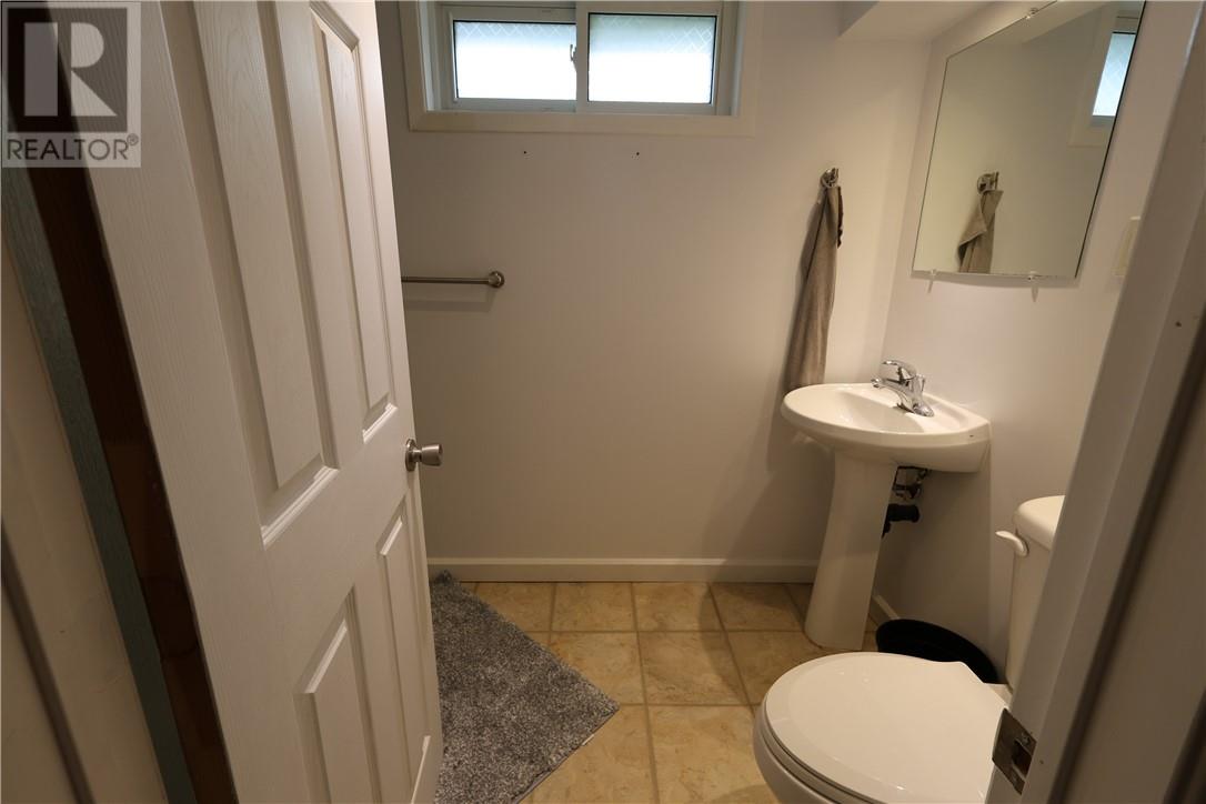 4 Bed, 3 Bath House for Sale in Ottawa – 12 Downsview Crescent, Ottawa - Image 88