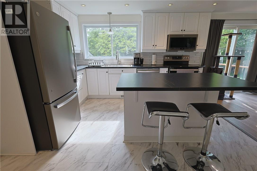 4 Bed, 3 Bath House for Sale in Ottawa – 12 Downsview Crescent, Ottawa - Image 14