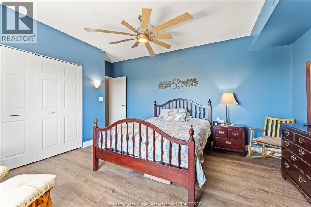 #702 3663 Riverside DRIVE East - 18