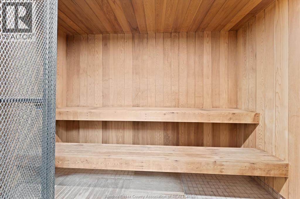 #702 3663 Riverside DRIVE East - 29