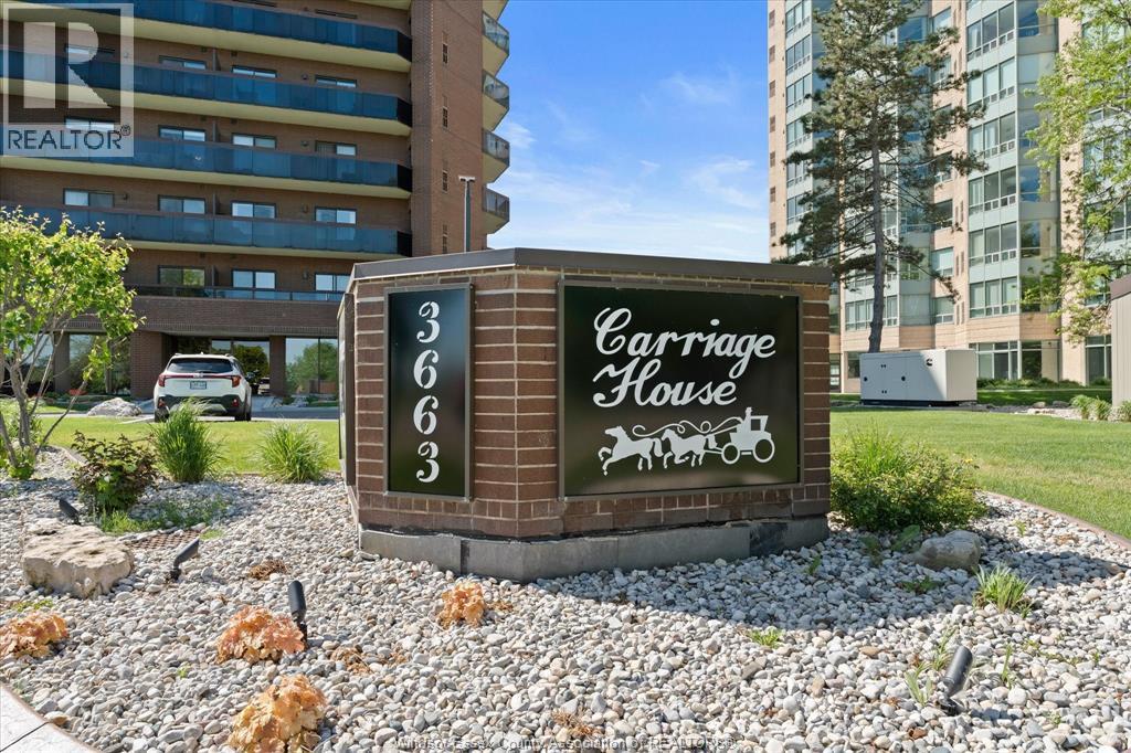 #702 3663 Riverside DRIVE East - 33