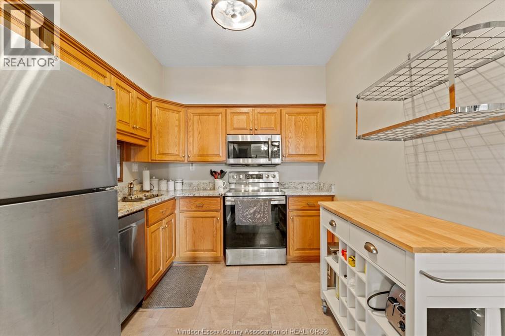 #702 3663 Riverside DRIVE East - 6
