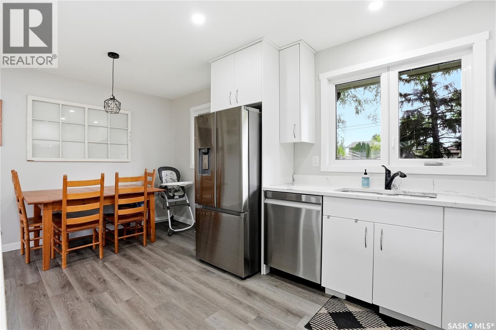 3345 Mountbatten STREET - 12