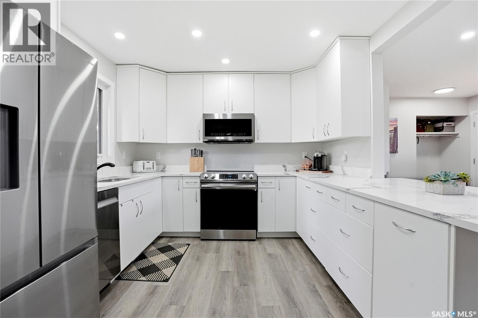3345 Mountbatten STREET - 16