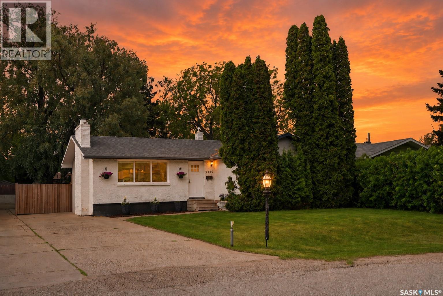 3345 Mountbatten STREET - 2