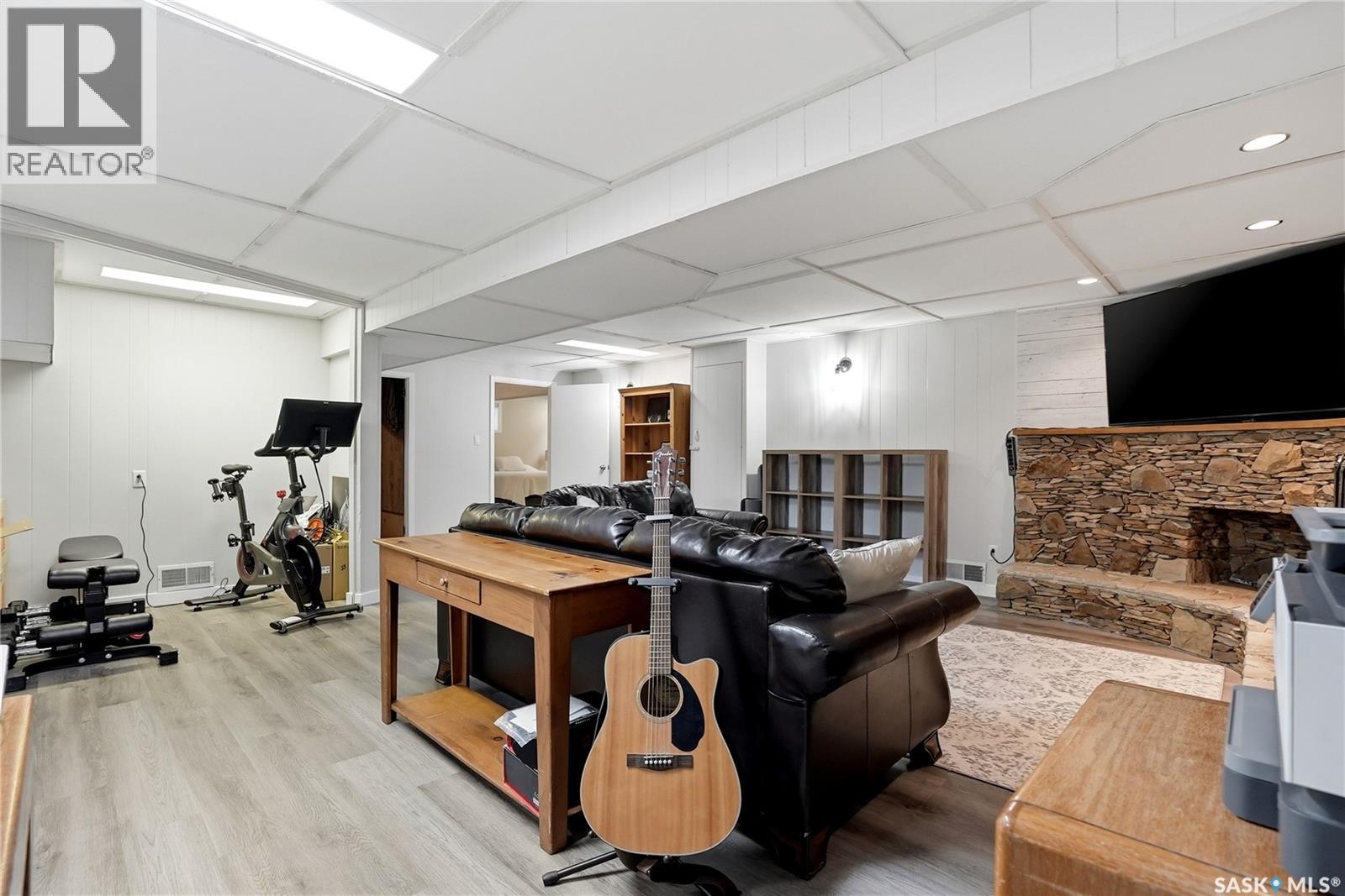 3345 Mountbatten STREET - 33