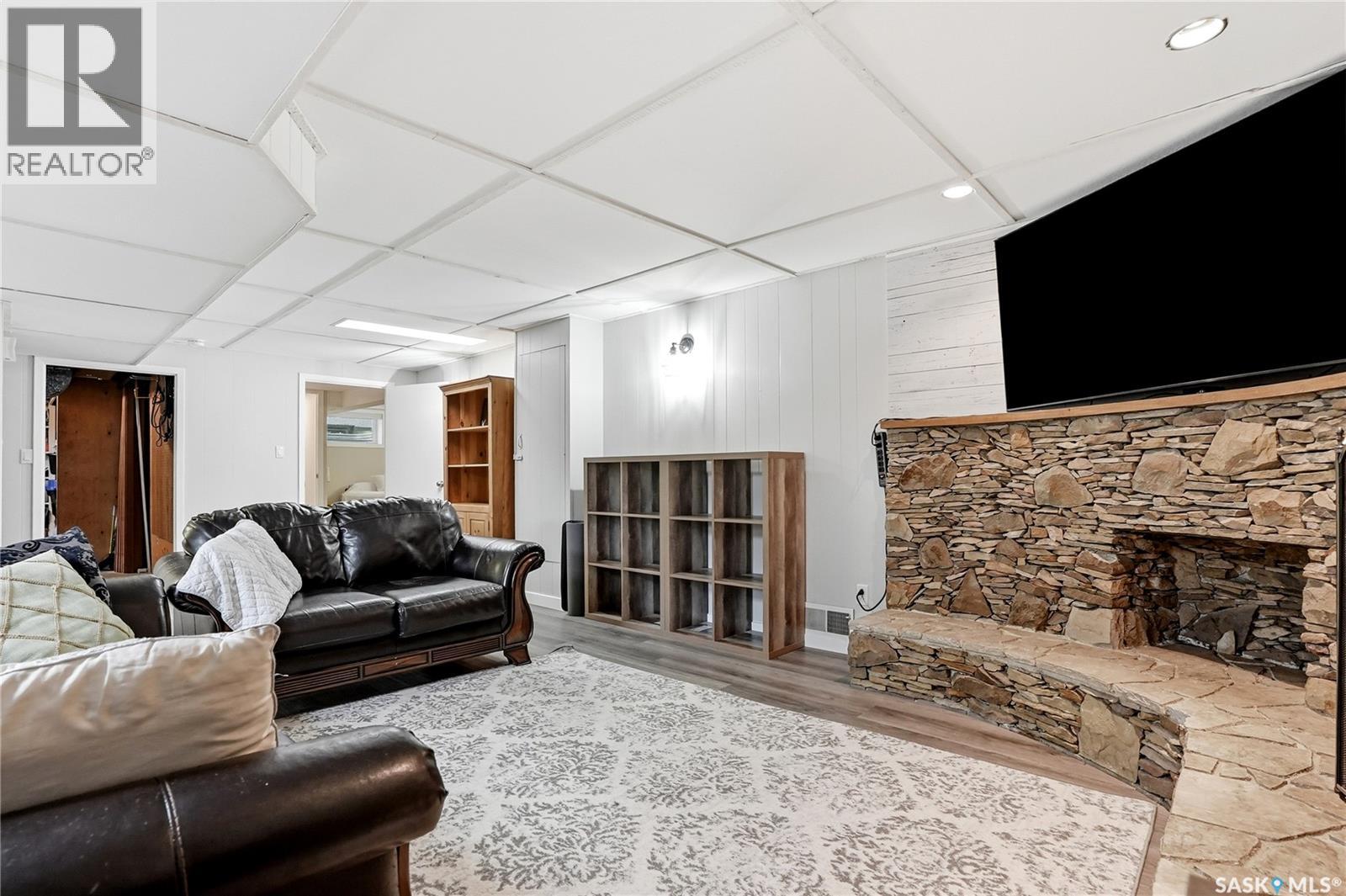 3345 Mountbatten STREET - 34