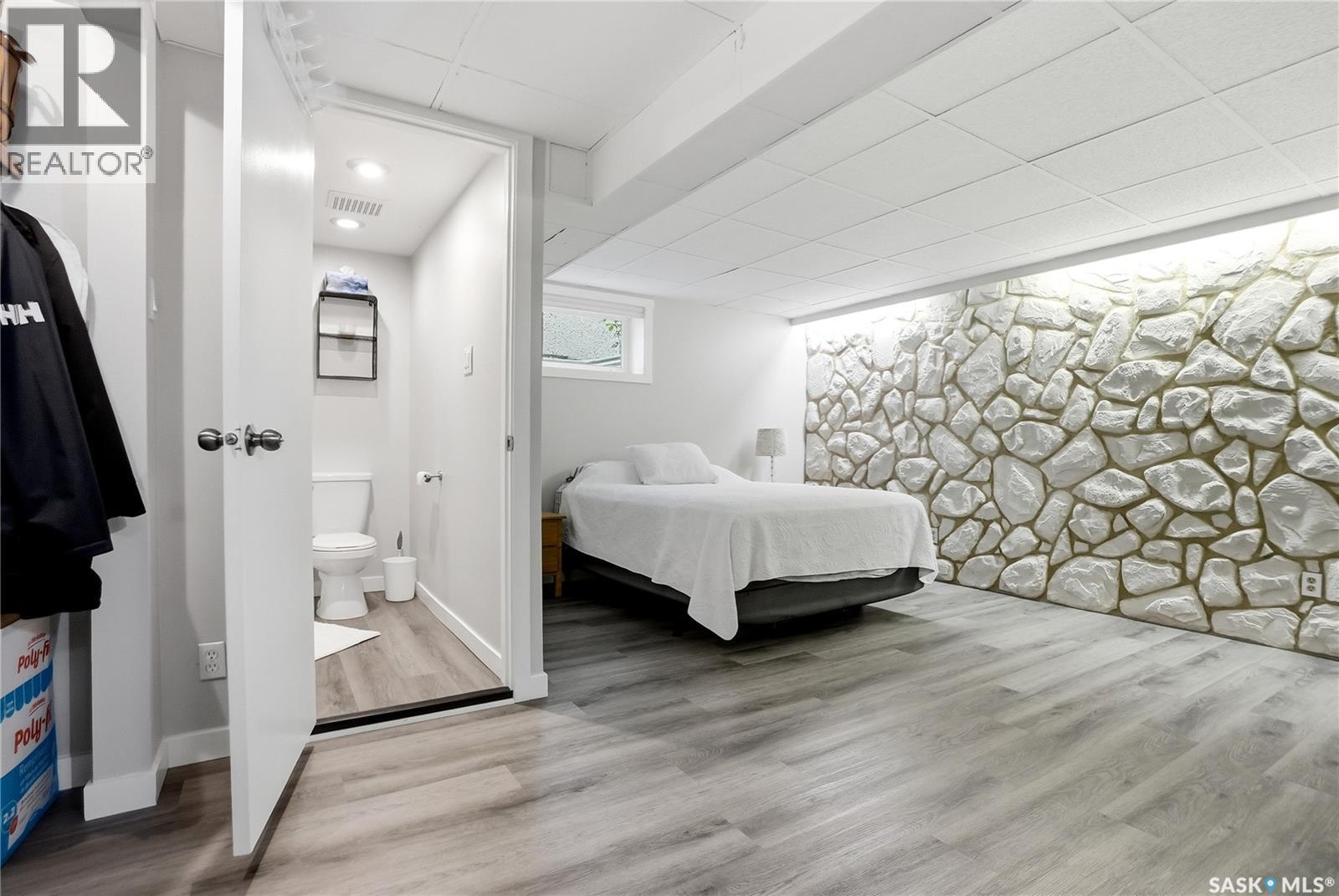 3345 Mountbatten STREET - 36