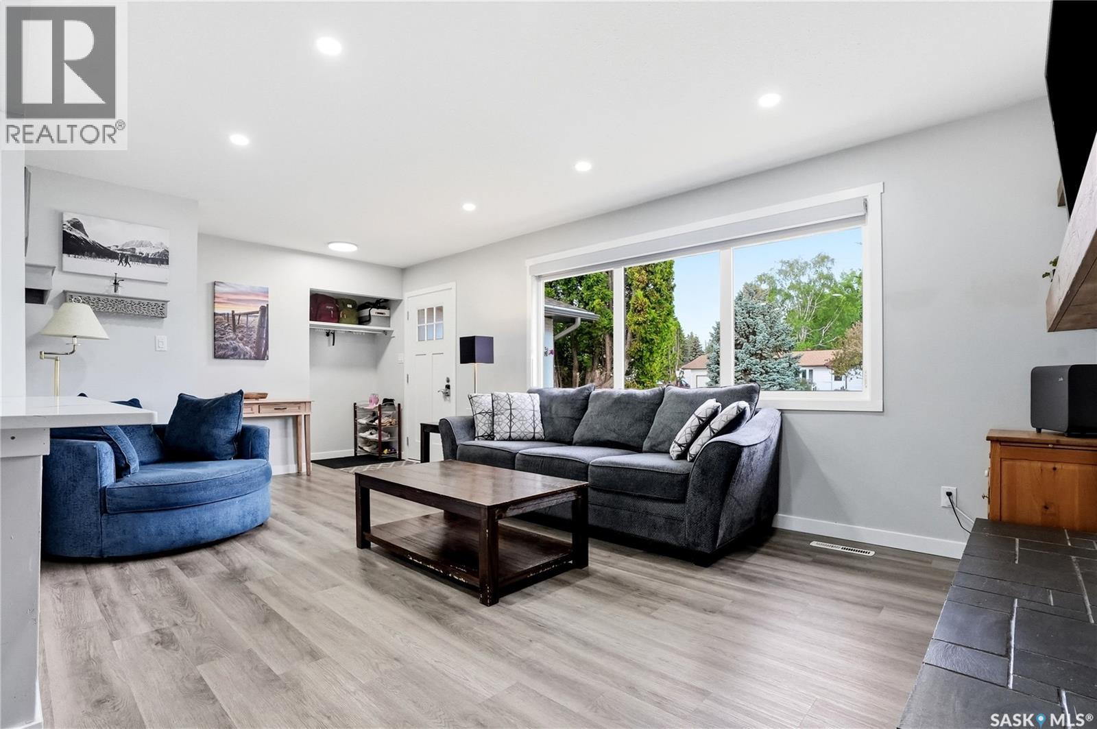 3345 Mountbatten STREET - 6