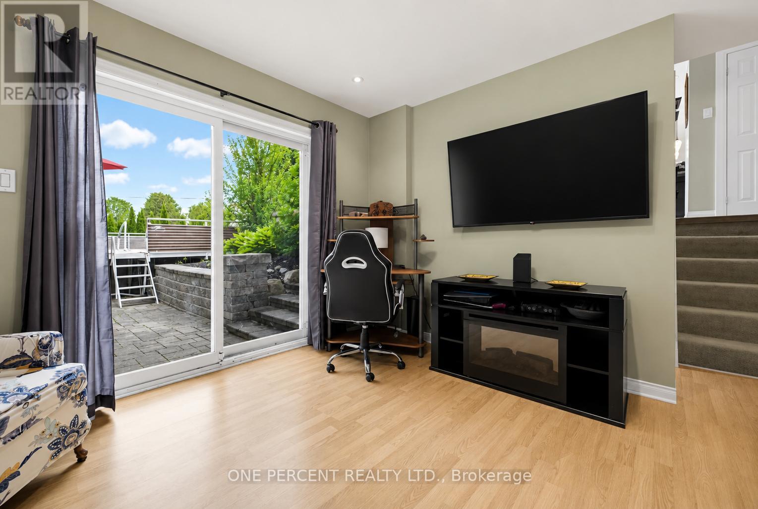 25 HILLTOP DRIVE - 24