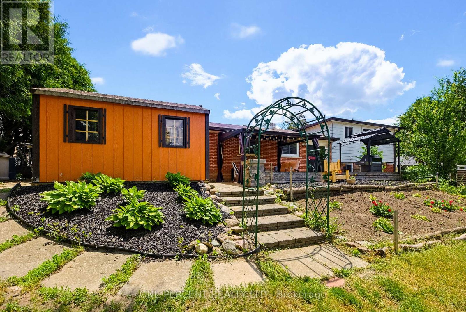 25 HILLTOP DRIVE - 39