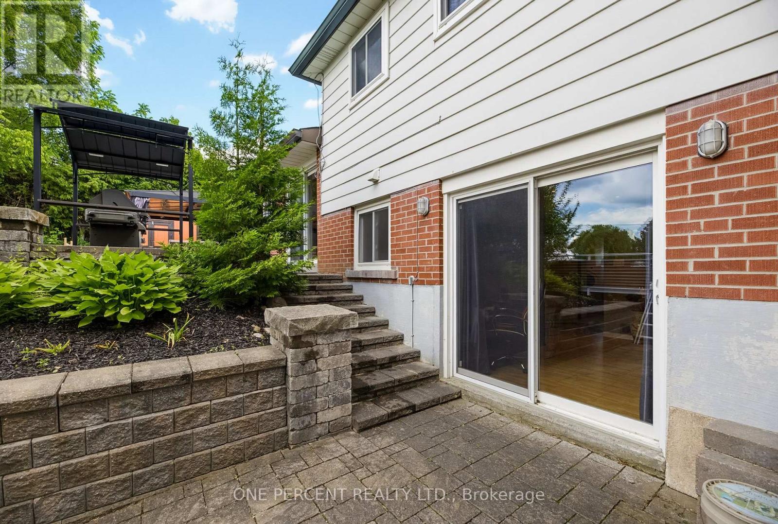25 HILLTOP DRIVE - 33