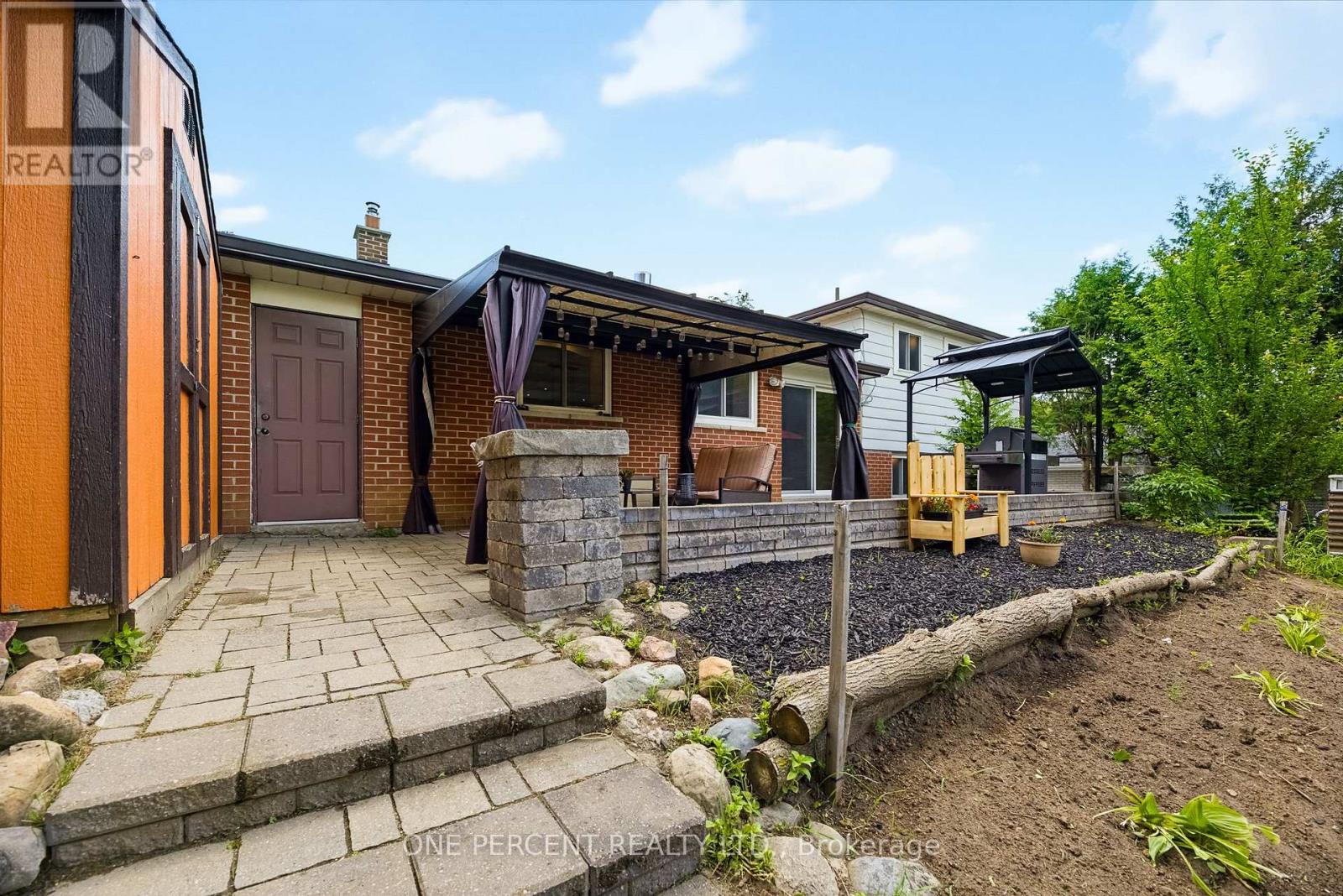25 HILLTOP DRIVE - 42