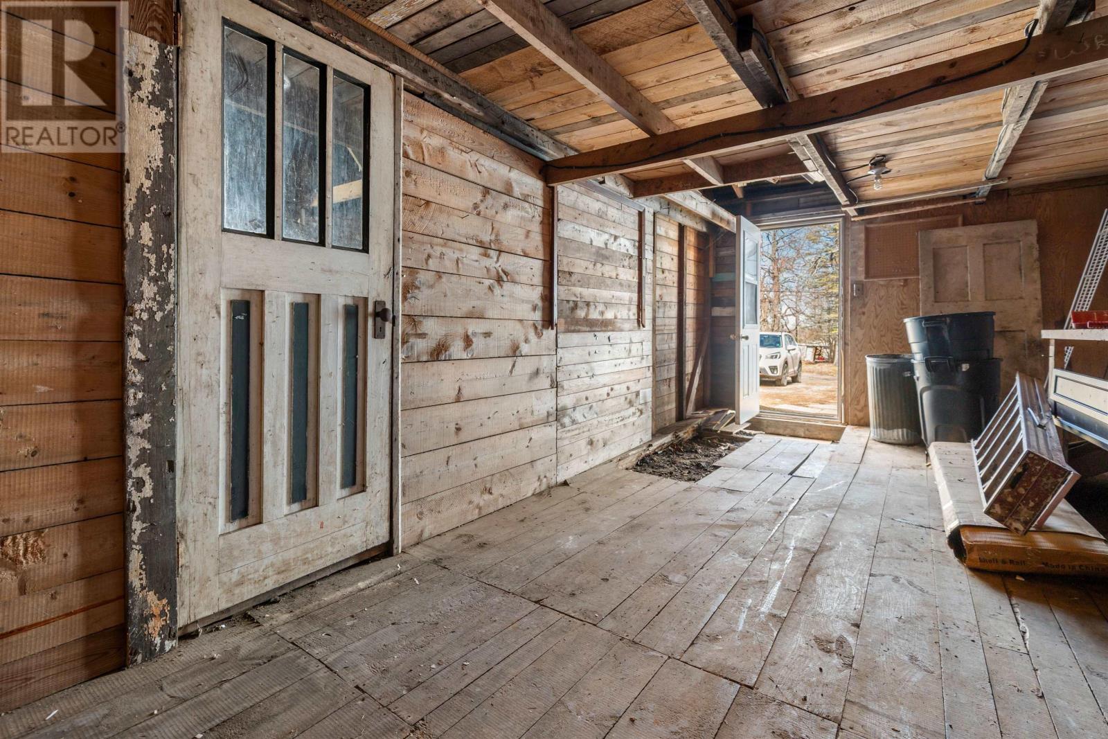 2482 Athol Road - 45