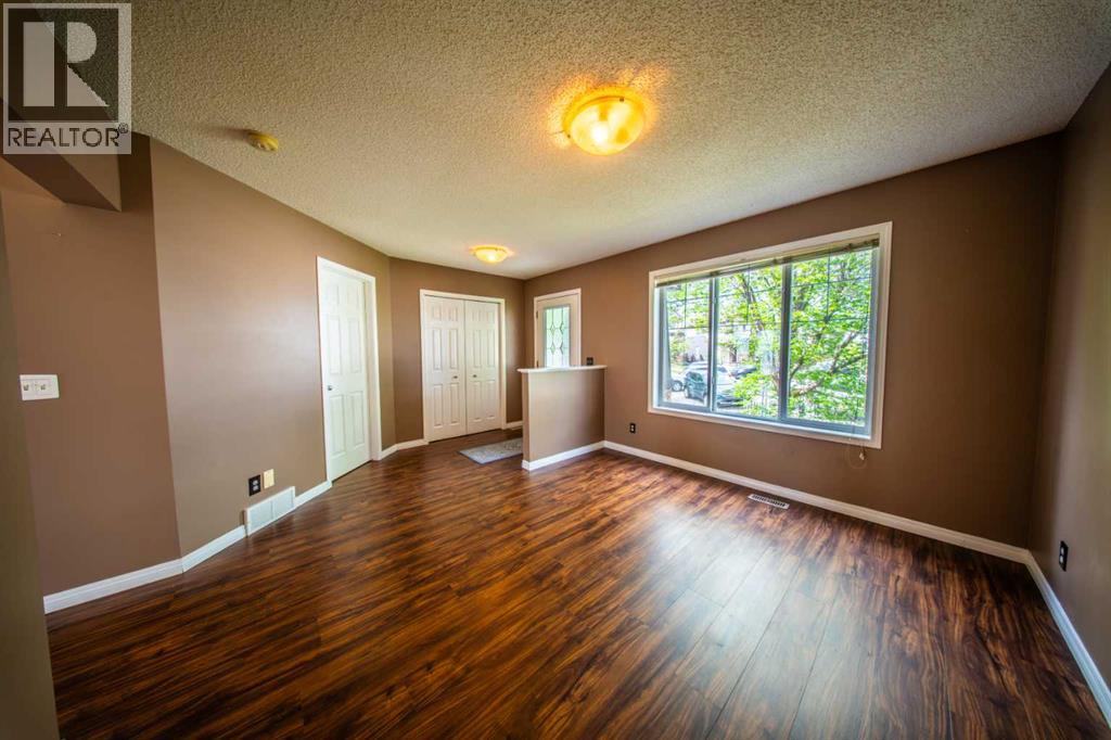 11 Saddlebrook Mews NE - 4