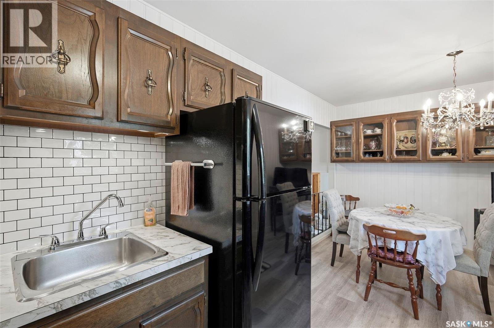2607 Dufferin AVENUE — photo 14