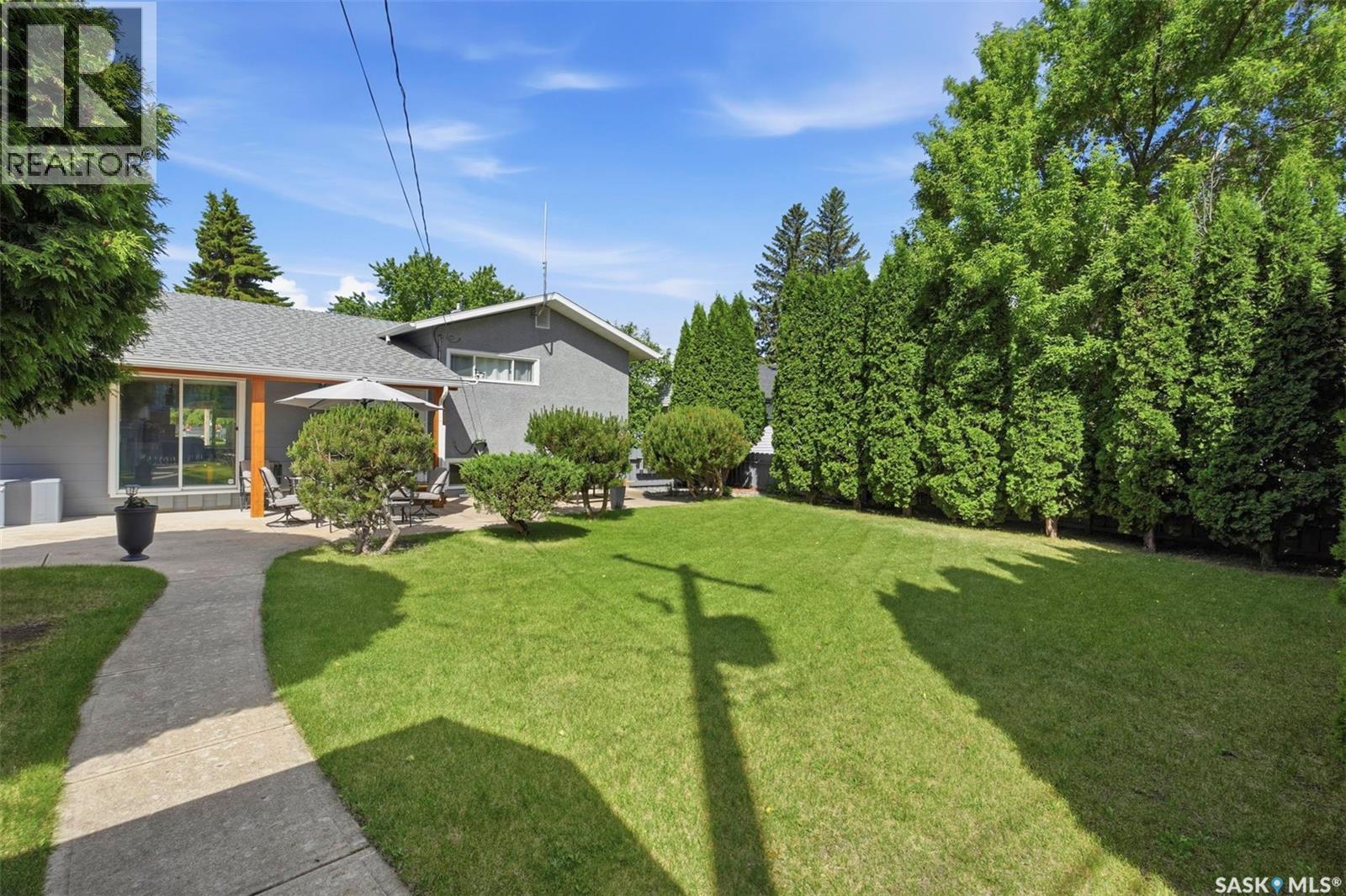 2607 Dufferin AVENUE — photo 33