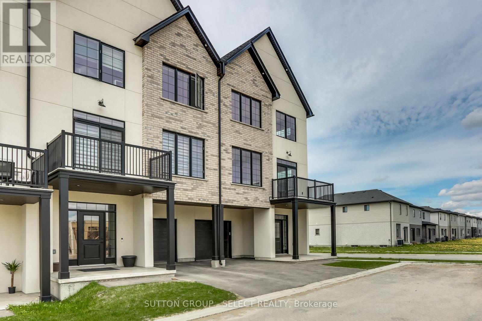 ##1 235 KENNINGTON WAY - 3