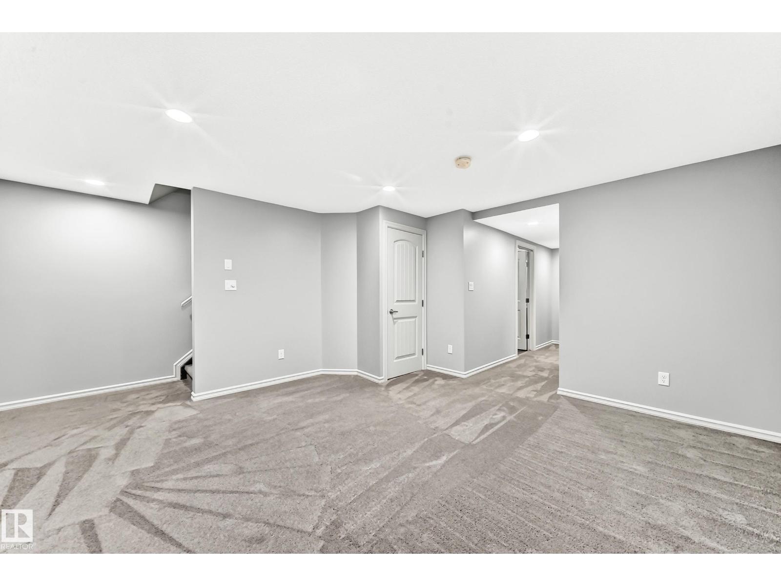 5233 2A AV SW — photo 42