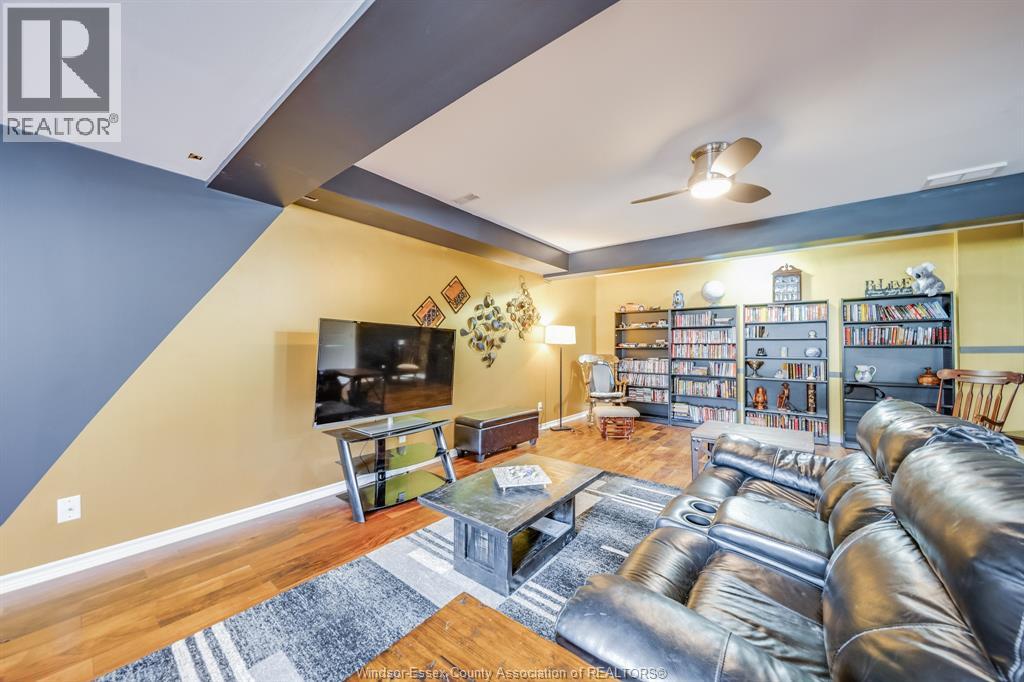 647 ALPENROSE COURT - 31