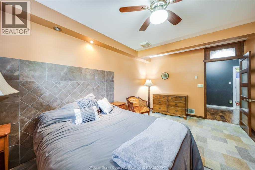 647 ALPENROSE COURT - 27