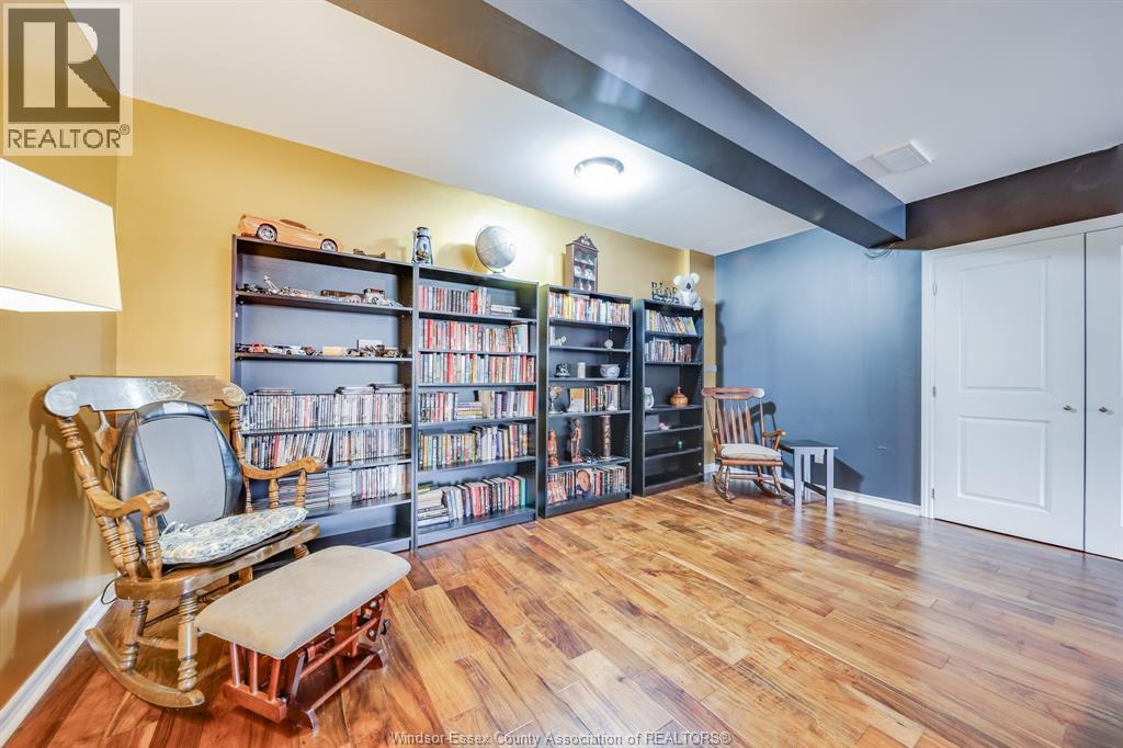 647 ALPENROSE COURT - 35