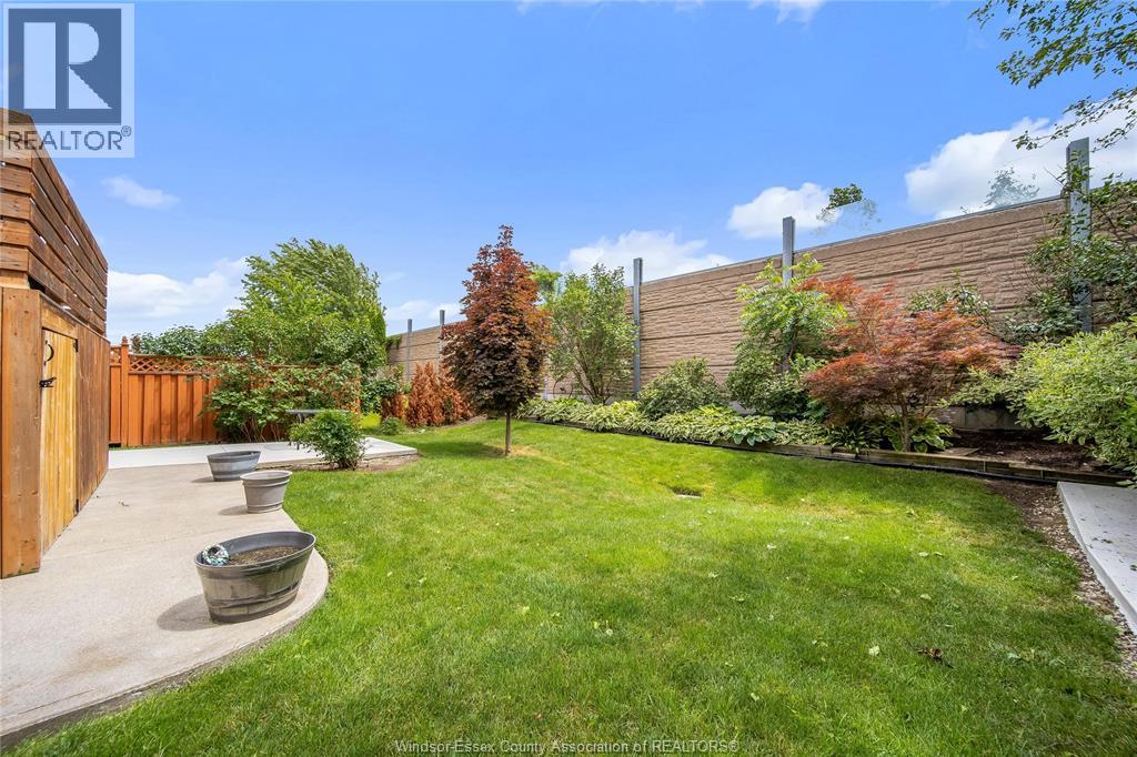 647 ALPENROSE COURT - 44