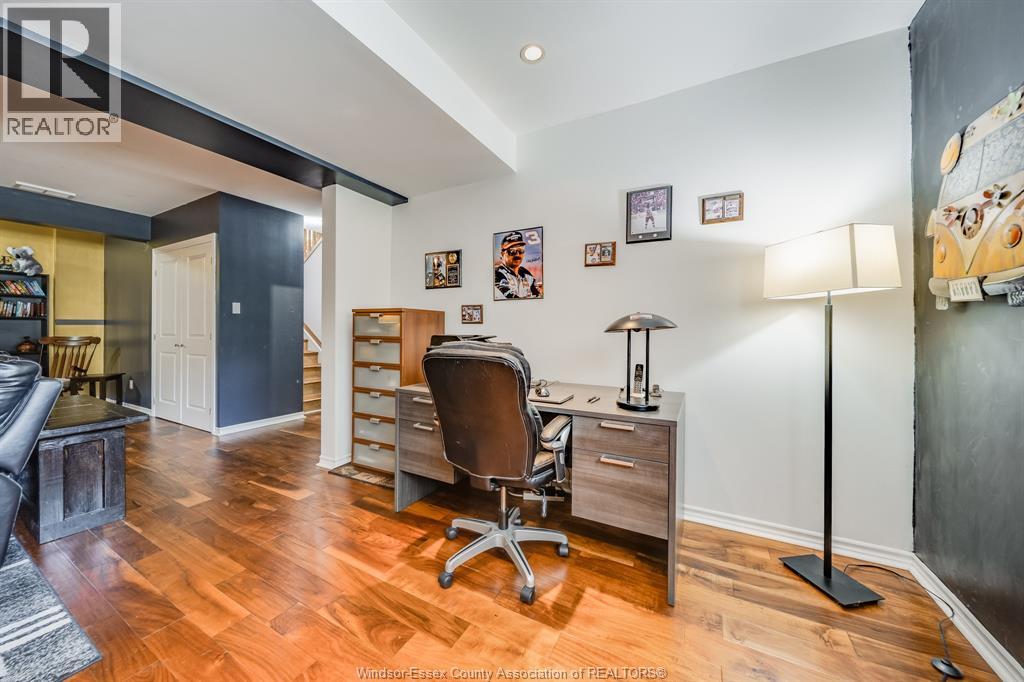 647 ALPENROSE COURT - 38