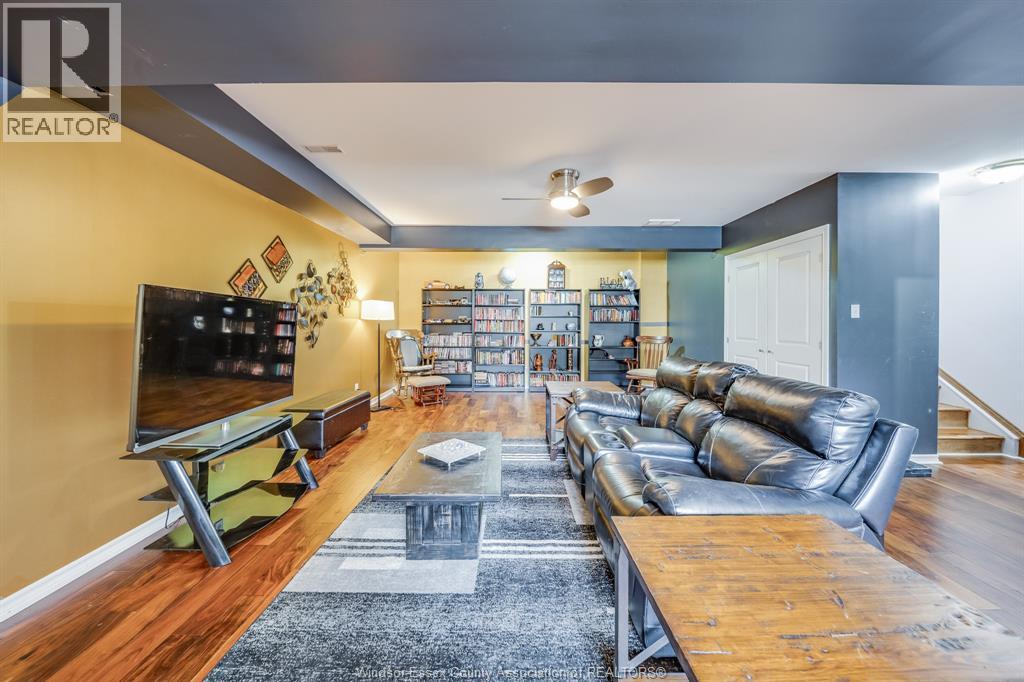 647 ALPENROSE COURT - 39