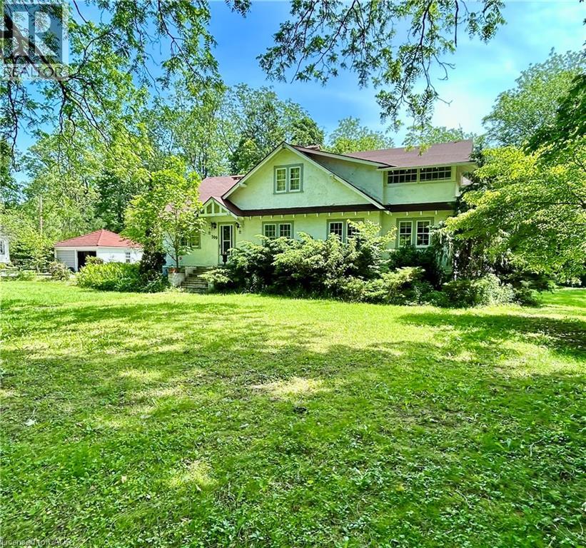399 NORFOLK Street S - 3