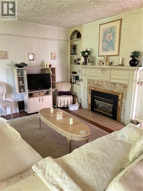 399 NORFOLK Street S - 8