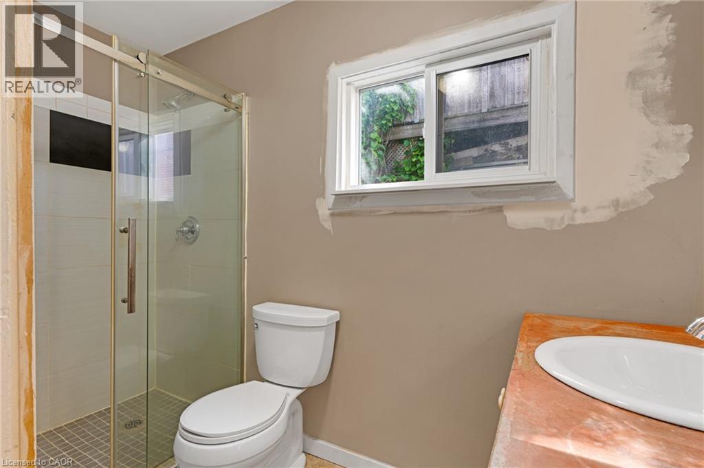 91 CHARLES Street E - 11