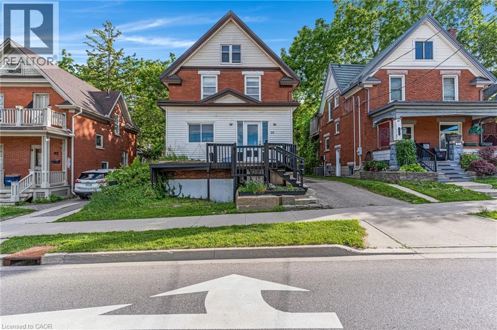 91 CHARLES Street E - 2