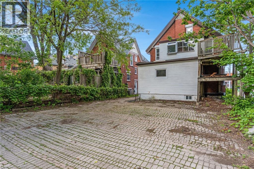91 CHARLES Street E - 30