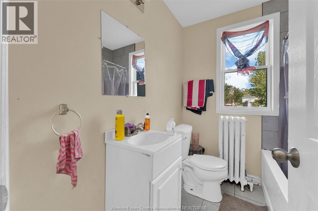 538 Louis AVENUE - 14
