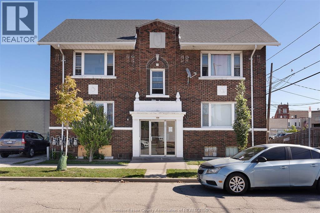 538 Louis AVENUE - 1