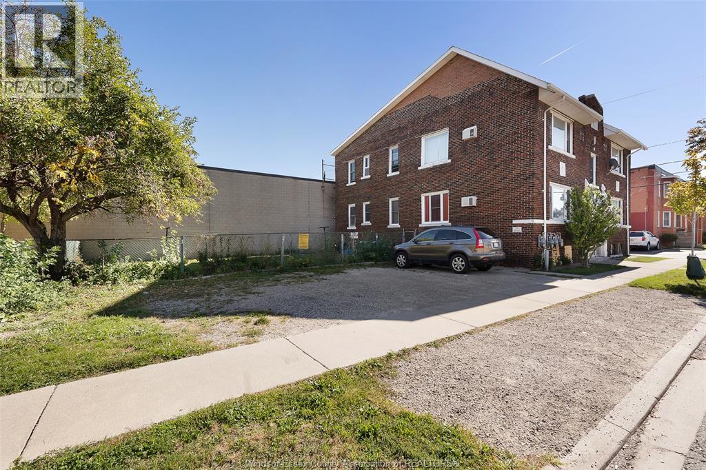 538 Louis AVENUE - 3