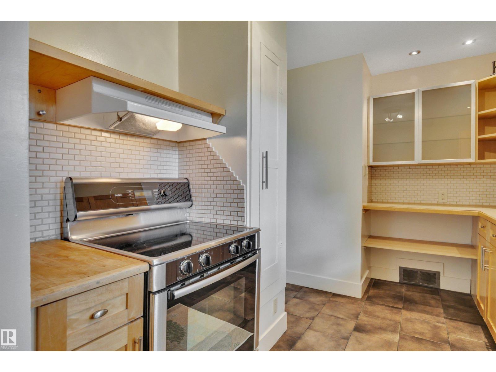 12015 124 ST NW - 15